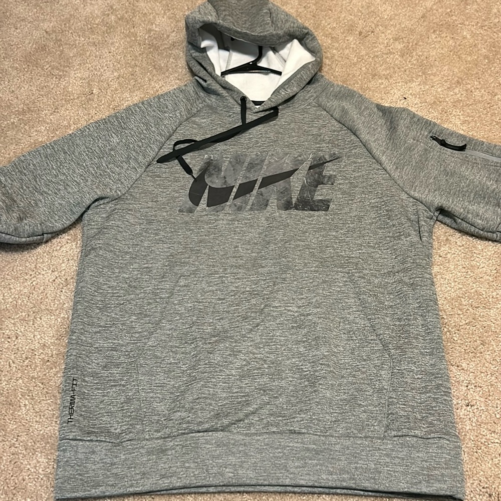 NWOT Nike Therma-Fit hoodie